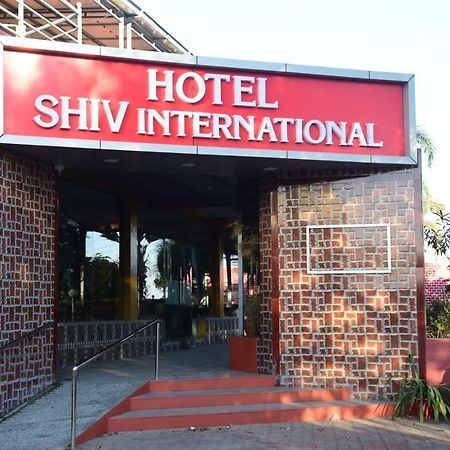 Hotel Shiv International Bhachau Exteriér fotografie
